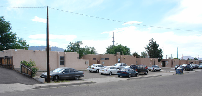 2612 Muriel NE in Albuquerque, NM - Foto de edificio - Building Photo