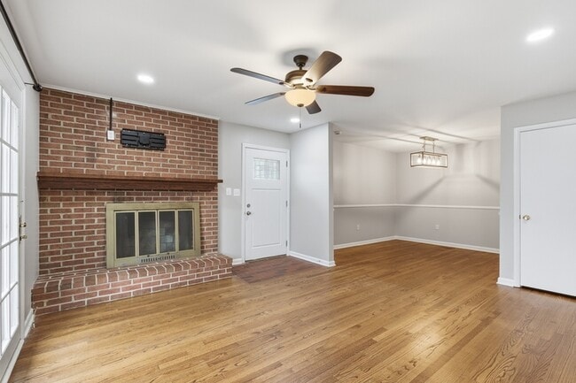 752 Ticonderoga Ave in Severna Park, MD - Foto de edificio - Building Photo