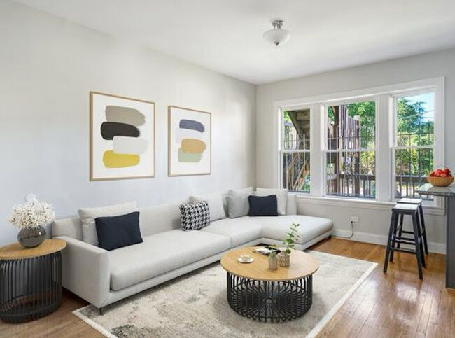 1332 E 72nd Pl in Chicago, IL - Building Photo - Building Photo