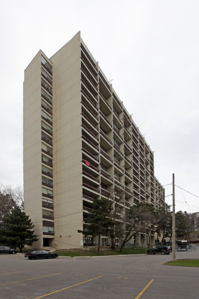 Somerset Apartments in Toronto, ON - Building Photo - Building Photo