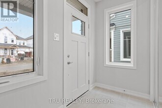 75 Hackamore Cres in Ottawa, ON - Building Photo - Building Photo