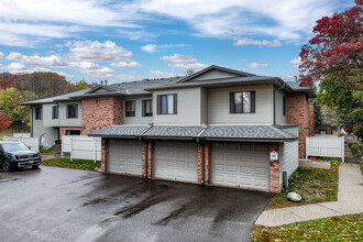 Tanager Creek Rental Townhomes in Eden Prairie, MN - Building Photo - Building Photo