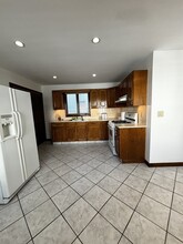 187 Belmont St, Unit #1 in Everett, MA - Foto de edificio - Building Photo