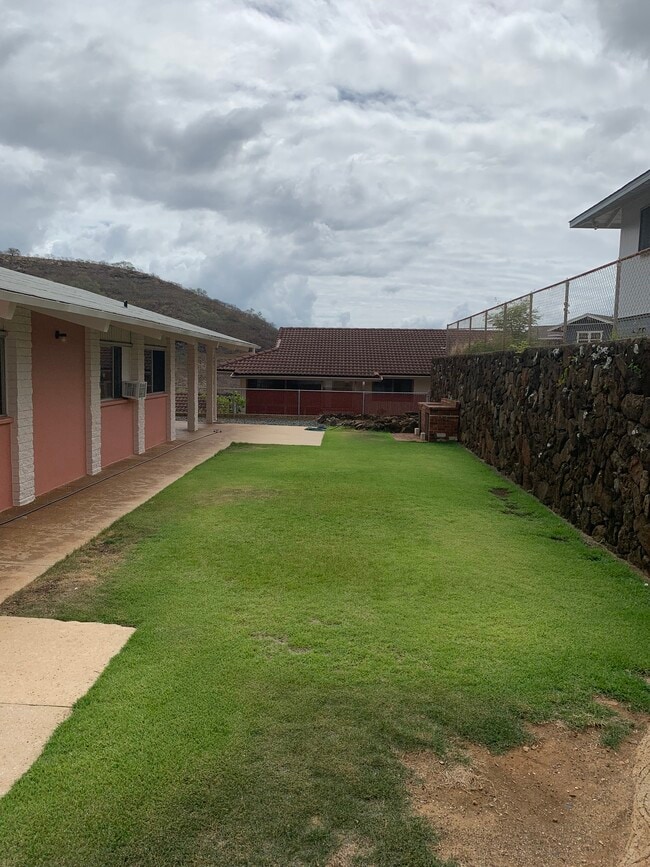 3565 Ala Hapuu Pl in Honolulu, HI - Building Photo - Building Photo