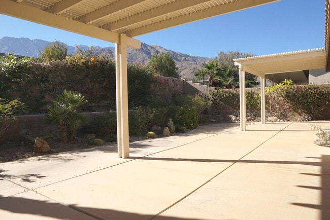 1207 Palmas Ridge in Palm Springs, CA - Building Photo - Building Photo