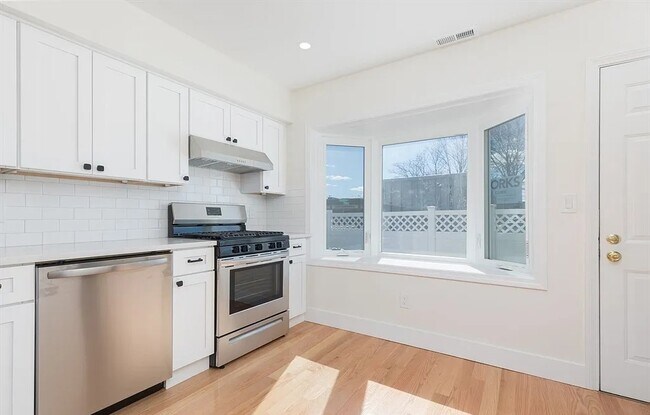 45 Wenlock Rd in Boston, MA - Building Photo - Building Photo