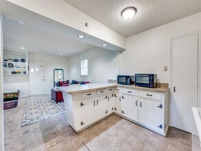 6917 E Mockingbird Ln in Dallas, TX - Building Photo - Building Photo