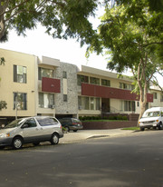 1227 N Fuller Ave in Los Angeles, CA - Foto de edificio - Building Photo