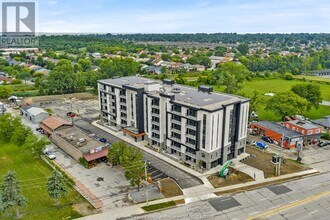 11646 Tecumseh Rd E in Windsor, ON - Building Photo - Building Photo