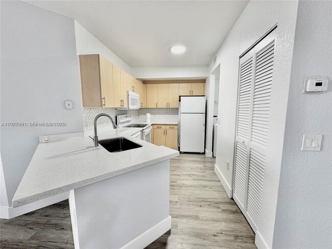 704 Belmont Ln in North Lauderdale, FL - Building Photo - Building Photo