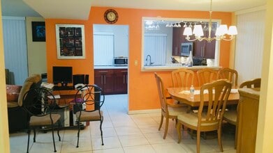 410 NW 214th St in Miami, FL - Building Photo - Building Photo