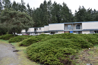 Fort Steilacoom Apartments in Steilacoom, WA - Foto de edificio - Building Photo