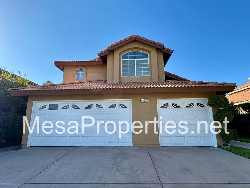 14226 Remington Ct in Fontana, CA - Building Photo