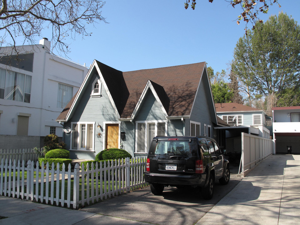 617 Westmount Dr in West Hollywood, CA - Foto de edificio