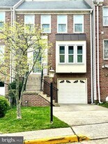 2003 Meadow Springs Dr in Vienna, VA - Building Photo