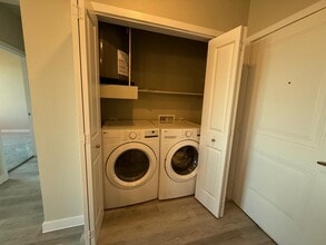 Urban Village at Rosehill Garland Apartments in Garland, TX - Foto de edificio - Building Photo