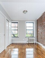 382 E 10th St, Unit 2A in New York, NY - Building Photo