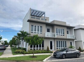 10330 NW 66th St in Doral, FL - Building Photo
