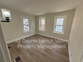 326 N Fountain St in Allentown, PA - Building Photo - Building Photo