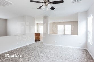 5013 Whistling Acres Ave, Unit G13 in Las Vegas, NV - Building Photo - Building Photo