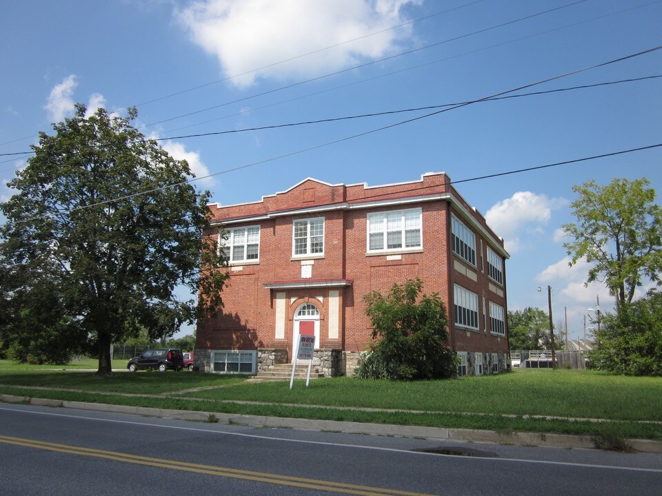 350 Cypress St in Millington, MD - Building Photo