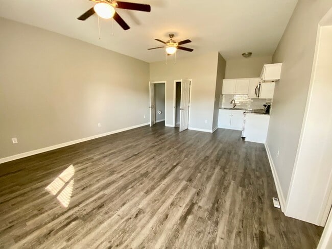 property at 1302 N Maple St