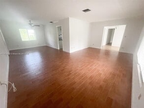 8785 SW 176th Terrace in Palmetto Bay, FL - Building Photo - Building Photo