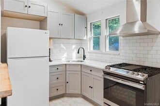 149 Landing Rd in Glen Cove, NY - Building Photo - Building Photo