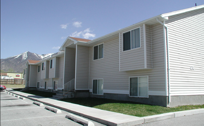 Elton Park Apartments in Tooele, UT - Building Photo