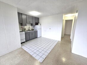 94-99-99 Waipahu St in Waipahu, HI - Building Photo - Building Photo