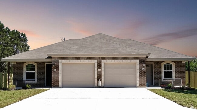 property at 1405 Natchez Trail