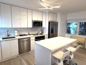 1610 Euclid Ave, Unit B-203 in Miami Beach, FL - Building Photo - Building Photo