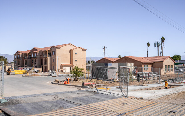 Las Terrazas in Colton, CA - Foto de edificio - Building Photo