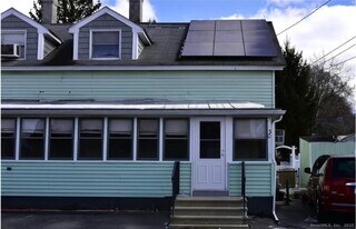 30 N Chestnut St in Plainfield, CT - Building Photo