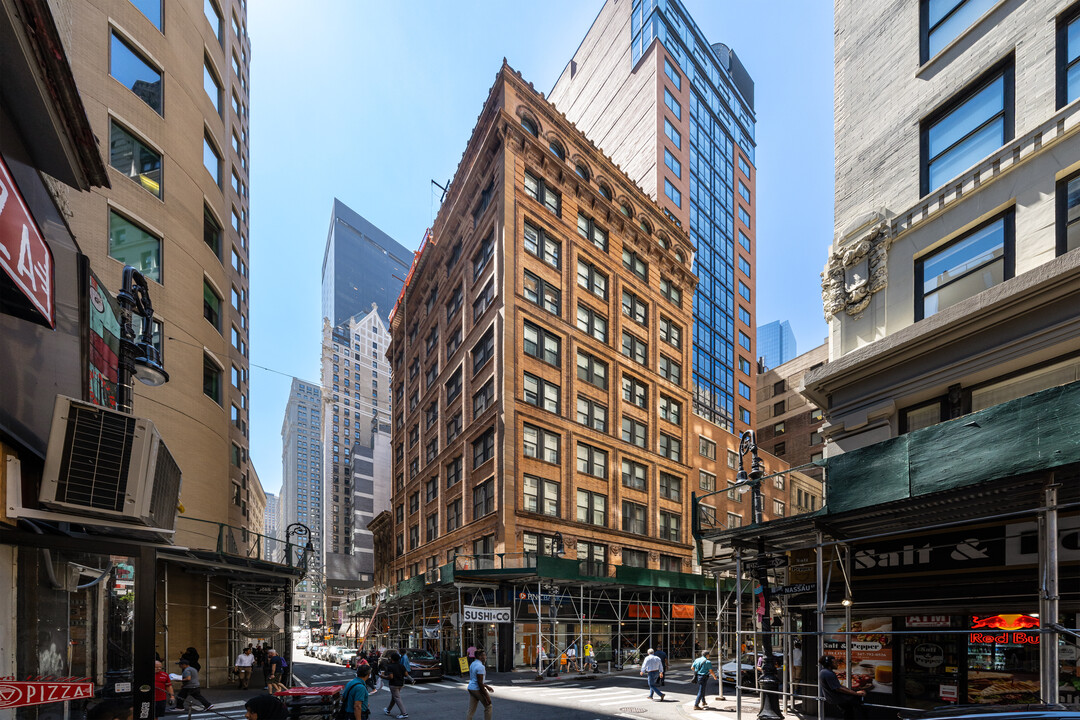 65 Nassau St in New York, NY - Building Photo