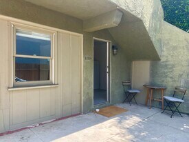 1152 1/2 N Sycamore Ave, Unit B in Los Angeles, CA - Building Photo