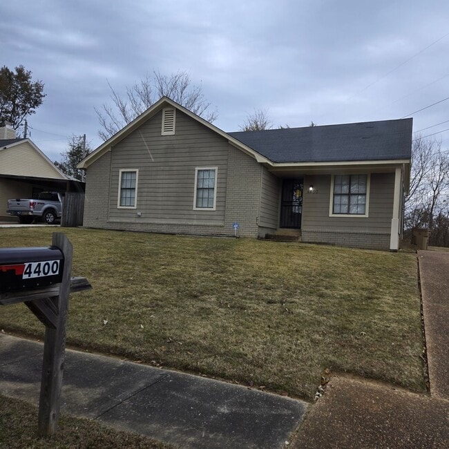 property at 4400 Rosswood Dr