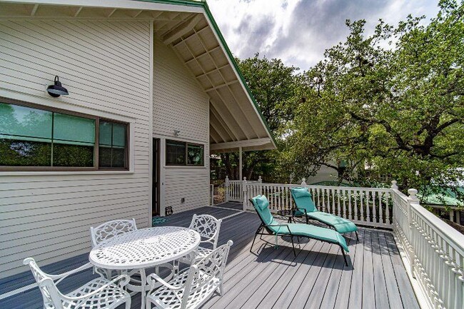 property at 509 E Live Oak St