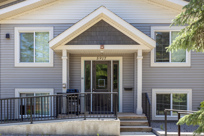5917 51 Av in Red Deer, AB - Building Photo - Building Photo