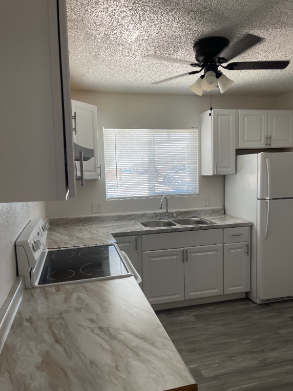220 W 9th St