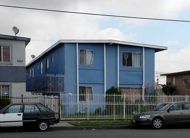 1913 W Myrtle St in Santa Ana, CA - Foto de edificio - Building Photo