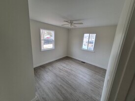 2710 Eaton Pl in Flint, MI - Building Photo