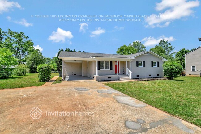 21841 Torrence Chapel Rd in Cornelius, NC - Building Photo - Building Photo