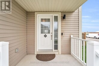 107 Courtney St in Fergus, ON - Building Photo - Building Photo