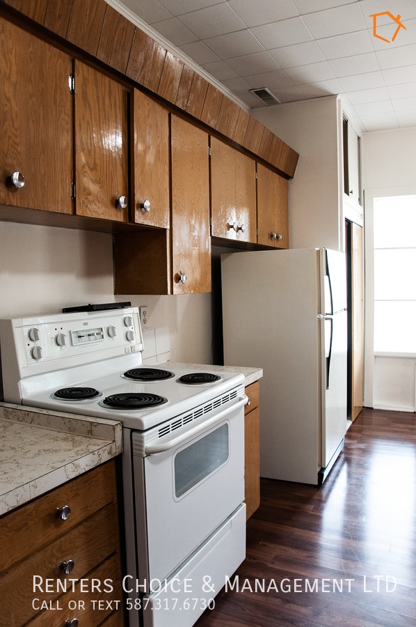 property at 5107-5107 44 Ave