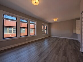 3939 N Janssen Ave, Unit 2 in Chicago, IL - Building Photo - Building Photo