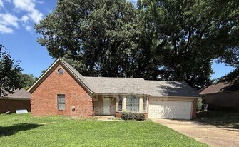 6758 Valerie Dr in Olive Branch, MS - Building Photo