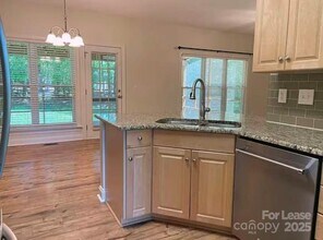 14843 Middlesborough Dr in Matthews, NC - Building Photo - Building Photo