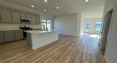 172 Wasatch Peaks Wy in Willis, TX - Building Photo - Building Photo