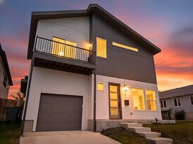 343 Porter St in San Antonio, TX - Building Photo